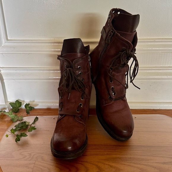 AS98 Lucas Women's eggplant Leather Lace-Up Ankle Boots - Picture 4 of 7